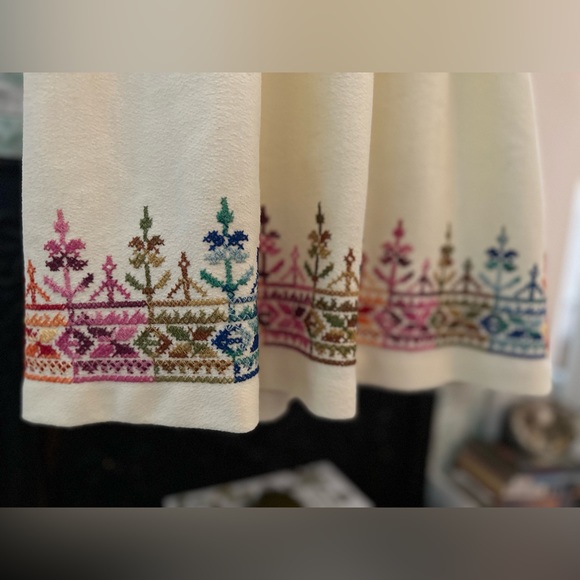 Vintage Mod Embroidered Dress - Picture 8 of 10